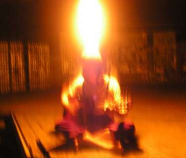 es brennt, der Clown brennt